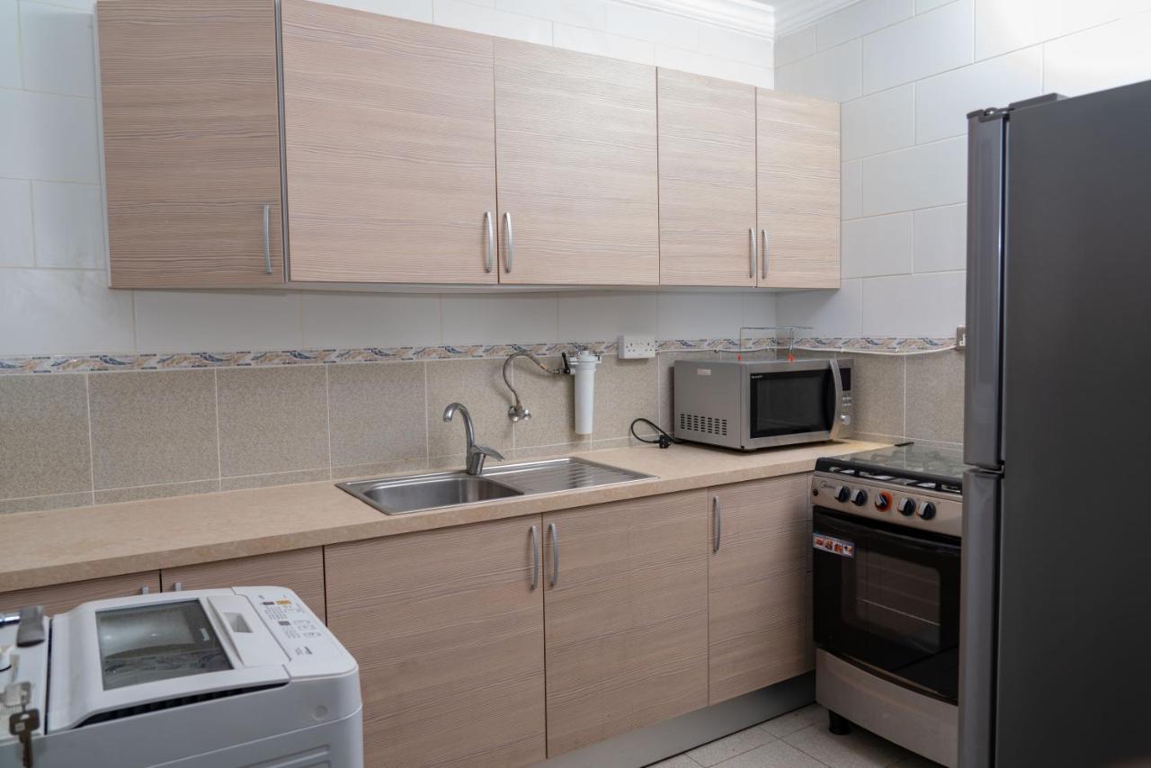 Zodiac Hotel Apartments Fahaheel Kuwait City Exterior foto