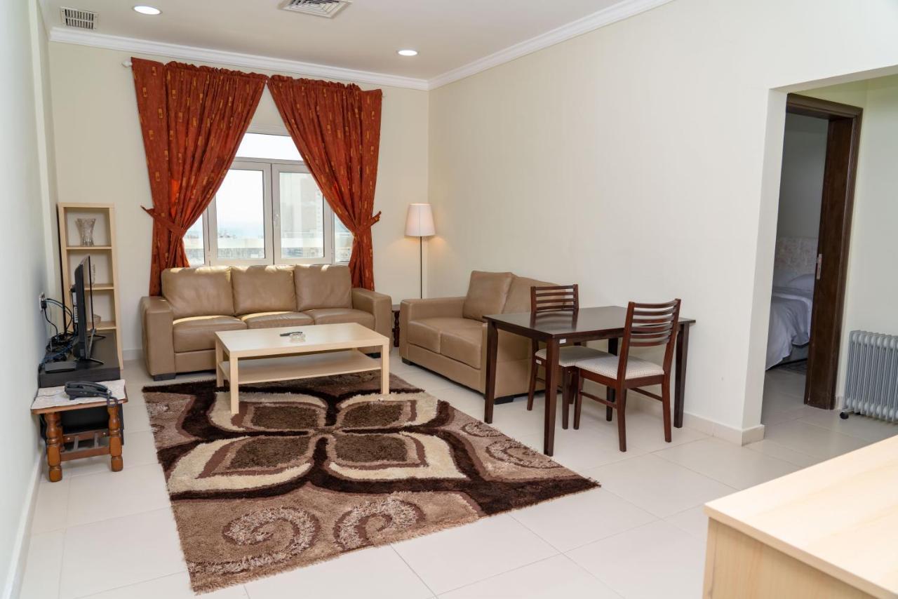 Zodiac Hotel Apartments Fahaheel Kuwait City Exterior foto